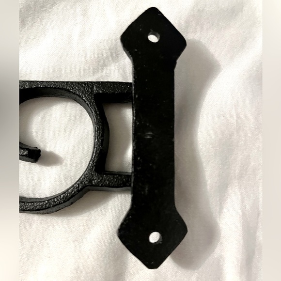 Cast Iron Cantilevered Swivel Decor Hook - Picture 5 of 8